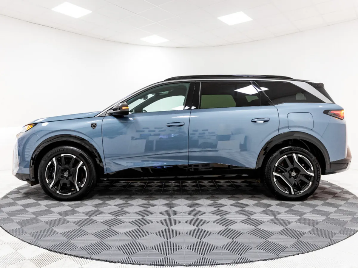 Peugeot 5008 SUV, Electric, 2025, Blue