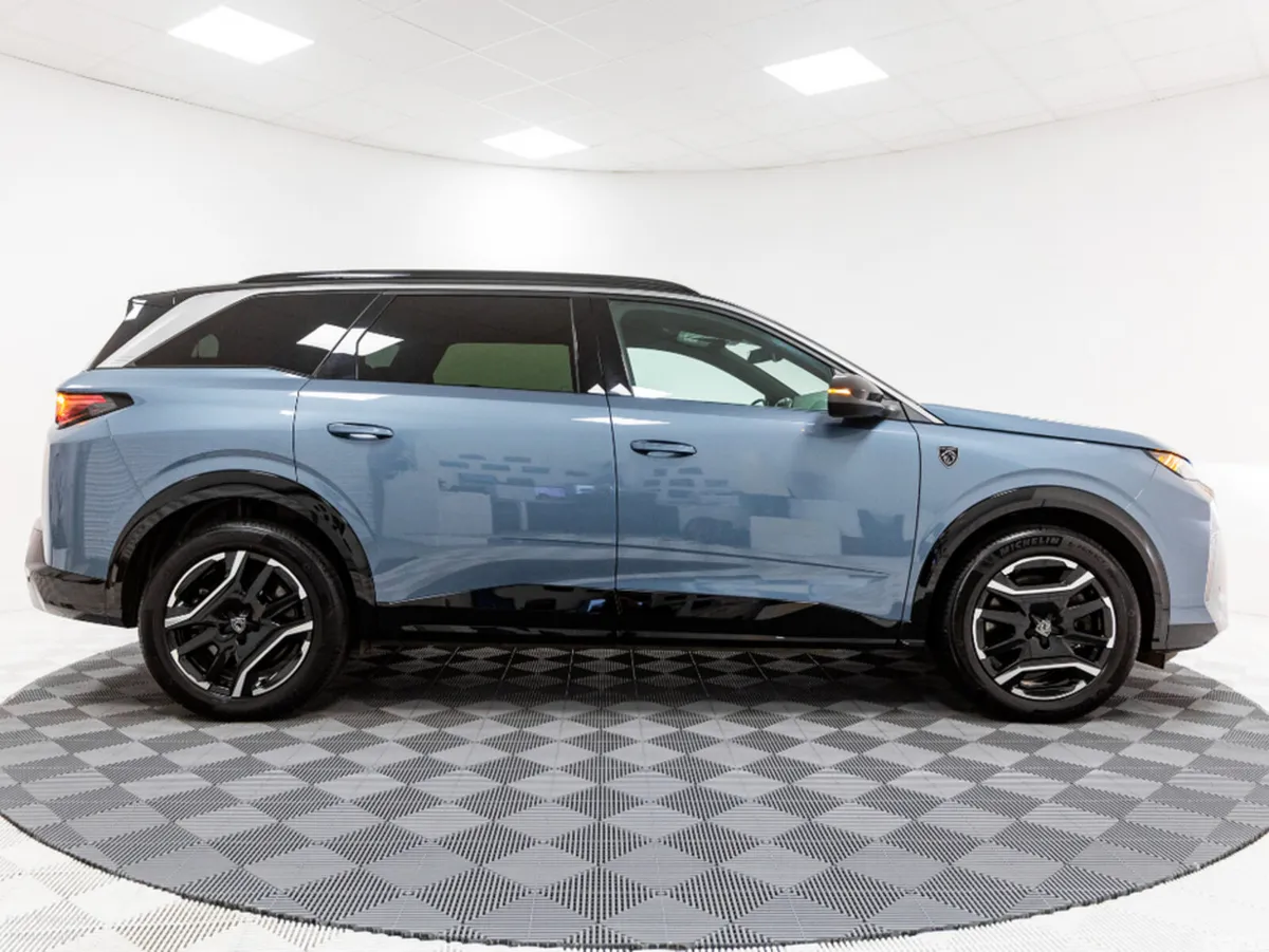 Peugeot 5008 SUV, Electric, 2025, Blue