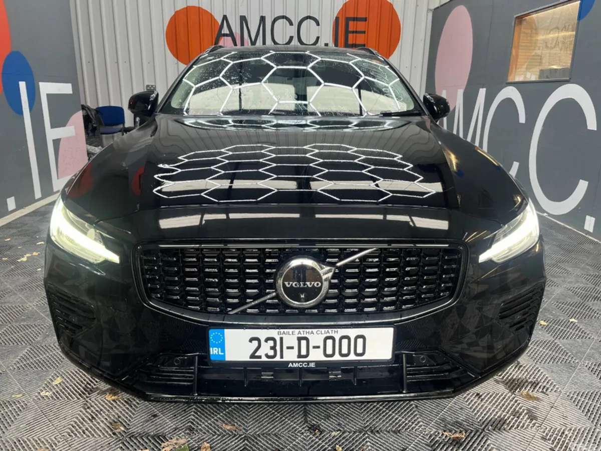 Volvo V60 Estate, Petrol Hybrid, 2023, Black