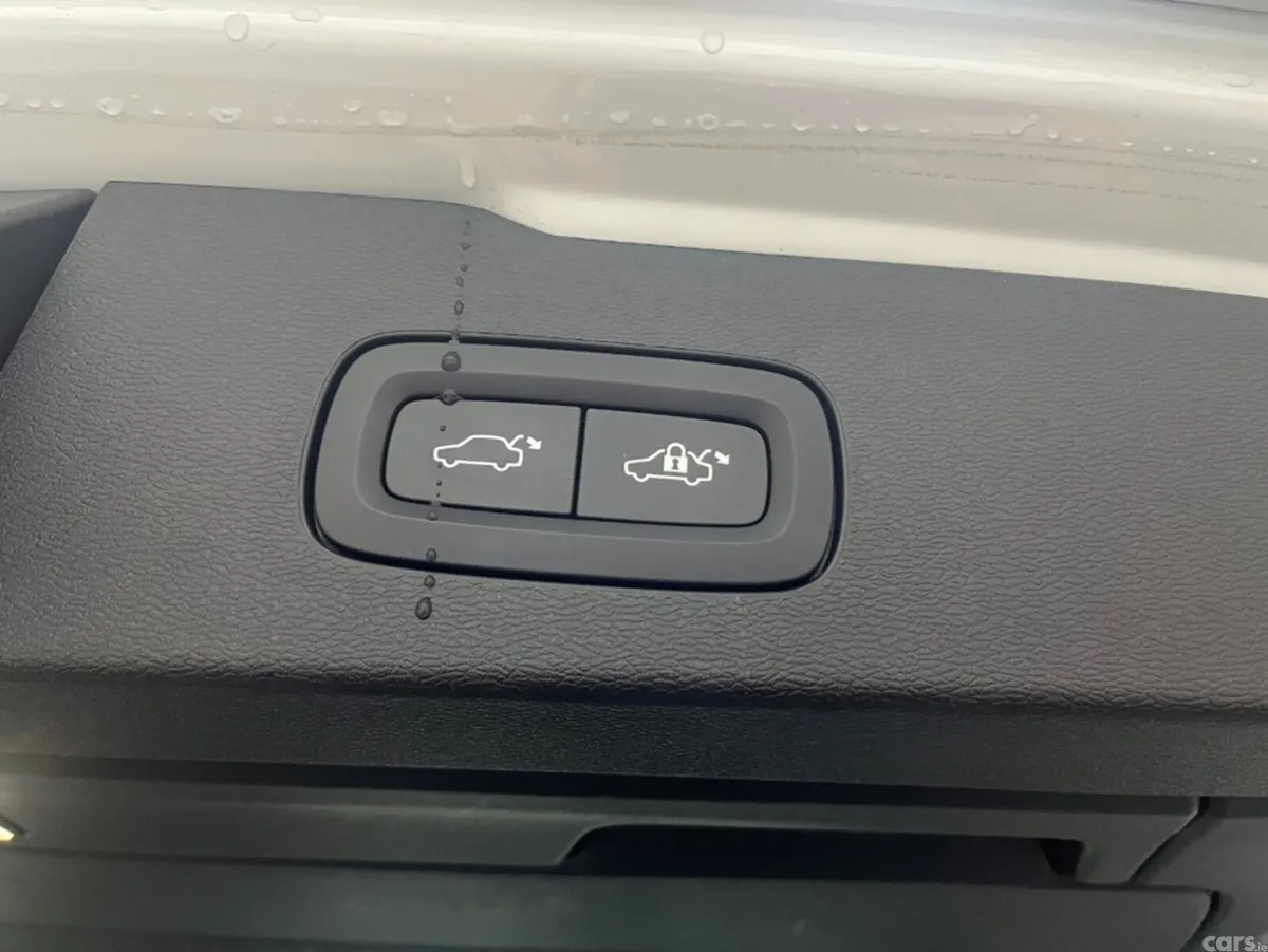 Volvo V60 Estate, Petrol Hybrid, 2022, White