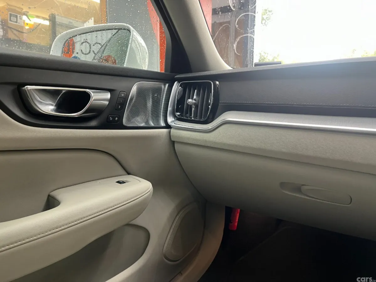 Volvo V60 Estate, Petrol Hybrid, 2022, White