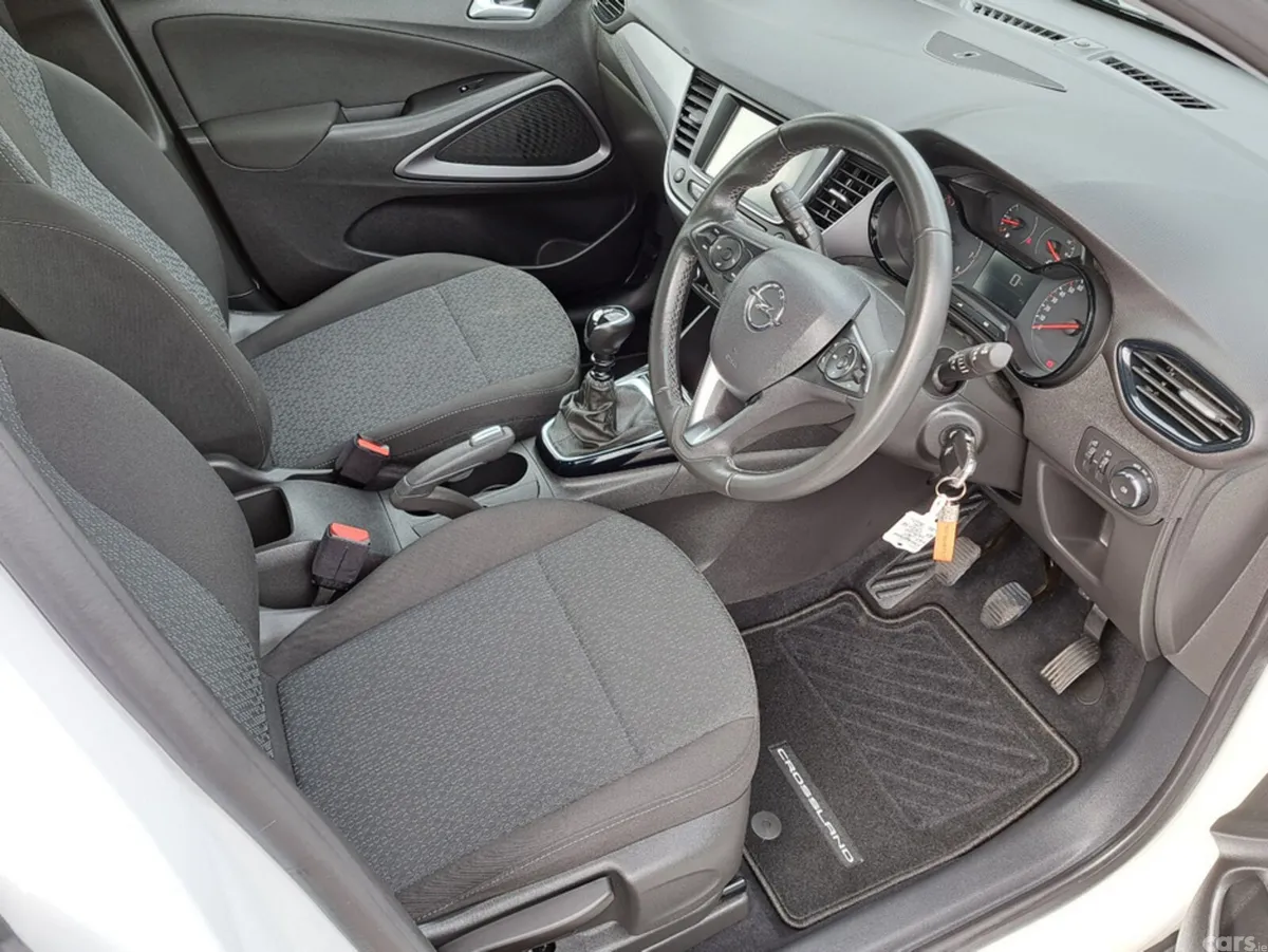 Opel Crossland SUV, Petrol, 2024, White