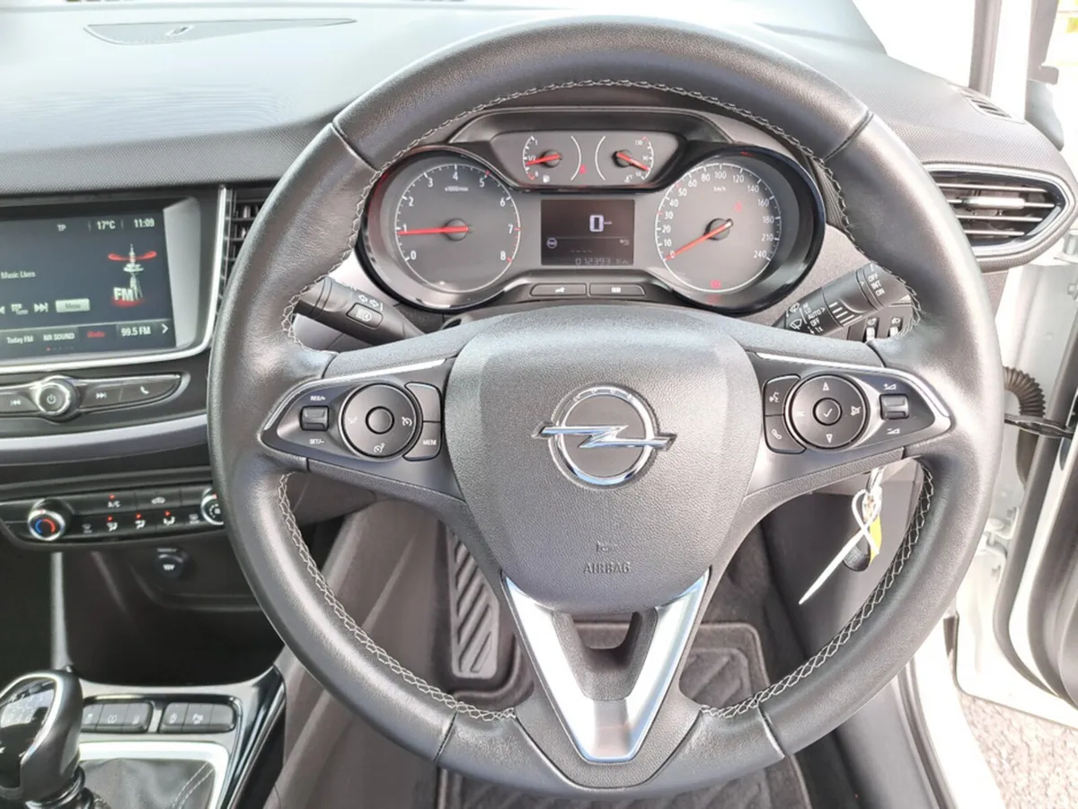 Opel Crossland SUV, Petrol, 2024, White