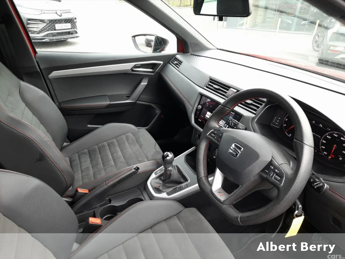 SEAT Arona Hatchback, Petrol, 2020, Red