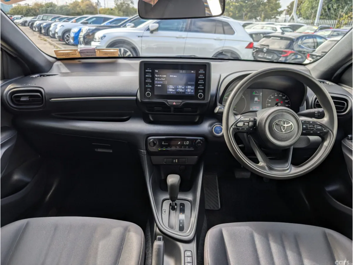 Toyota Yaris Hatchback, Petrol Hybrid, 2023, White
