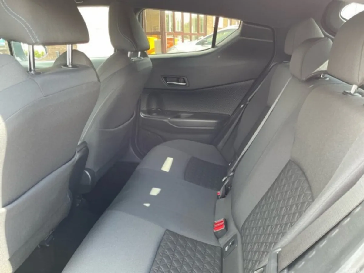 Toyota C-HR SUV, Petrol Hybrid, 2020, Grey