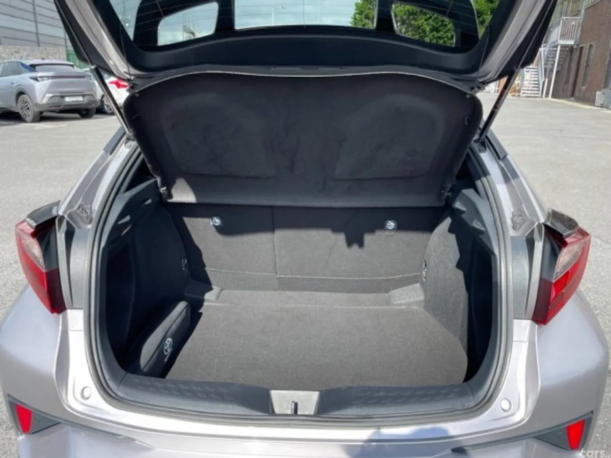 Toyota C-HR SUV, Petrol Hybrid, 2020, Grey