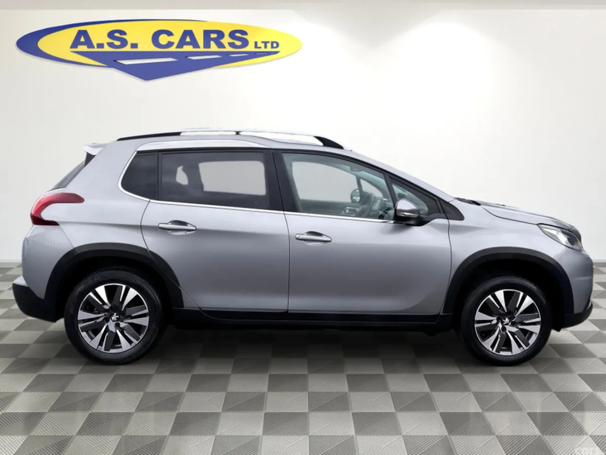 Peugeot 2008 Hatchback, Petrol, 2017, Grey