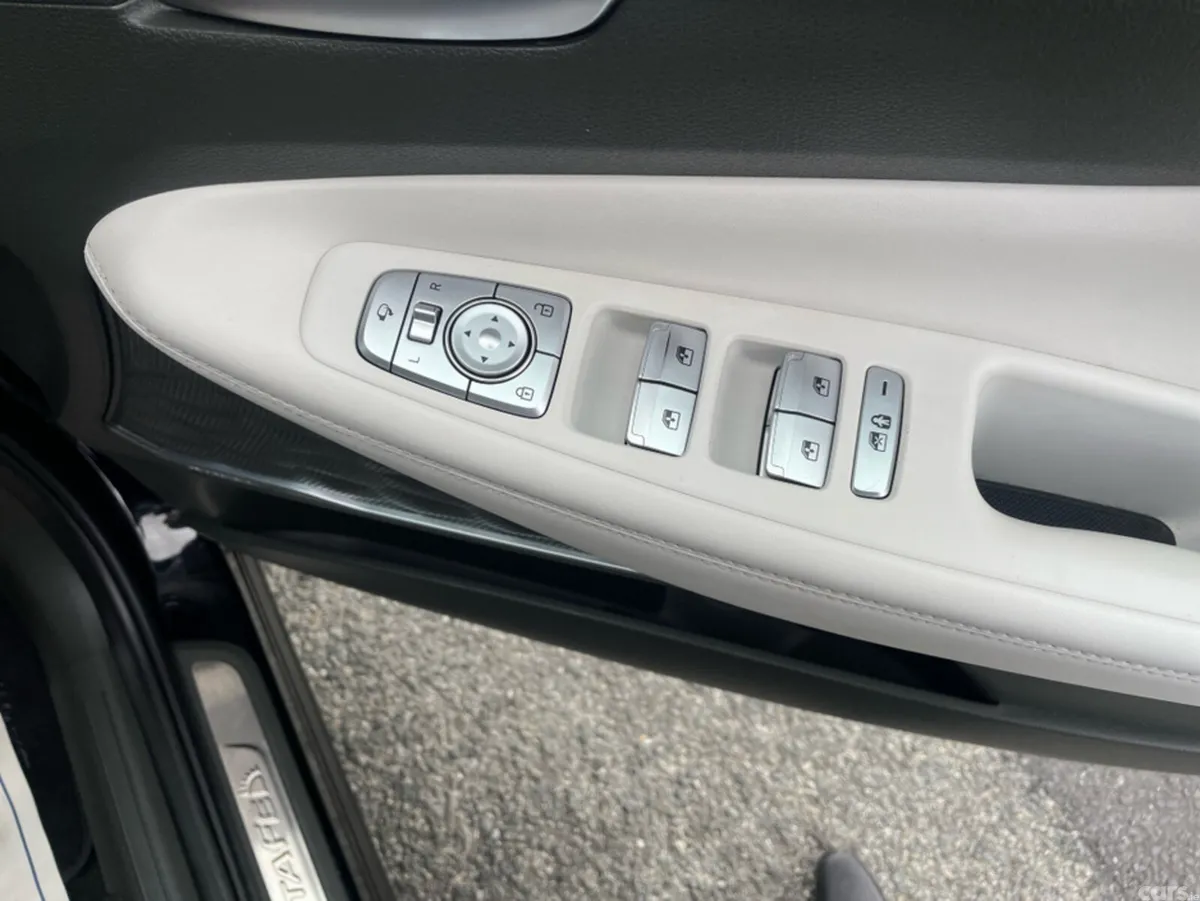 Hyundai Santa Fe Estate, Petrol Plug-in Hybrid, 2021, Black