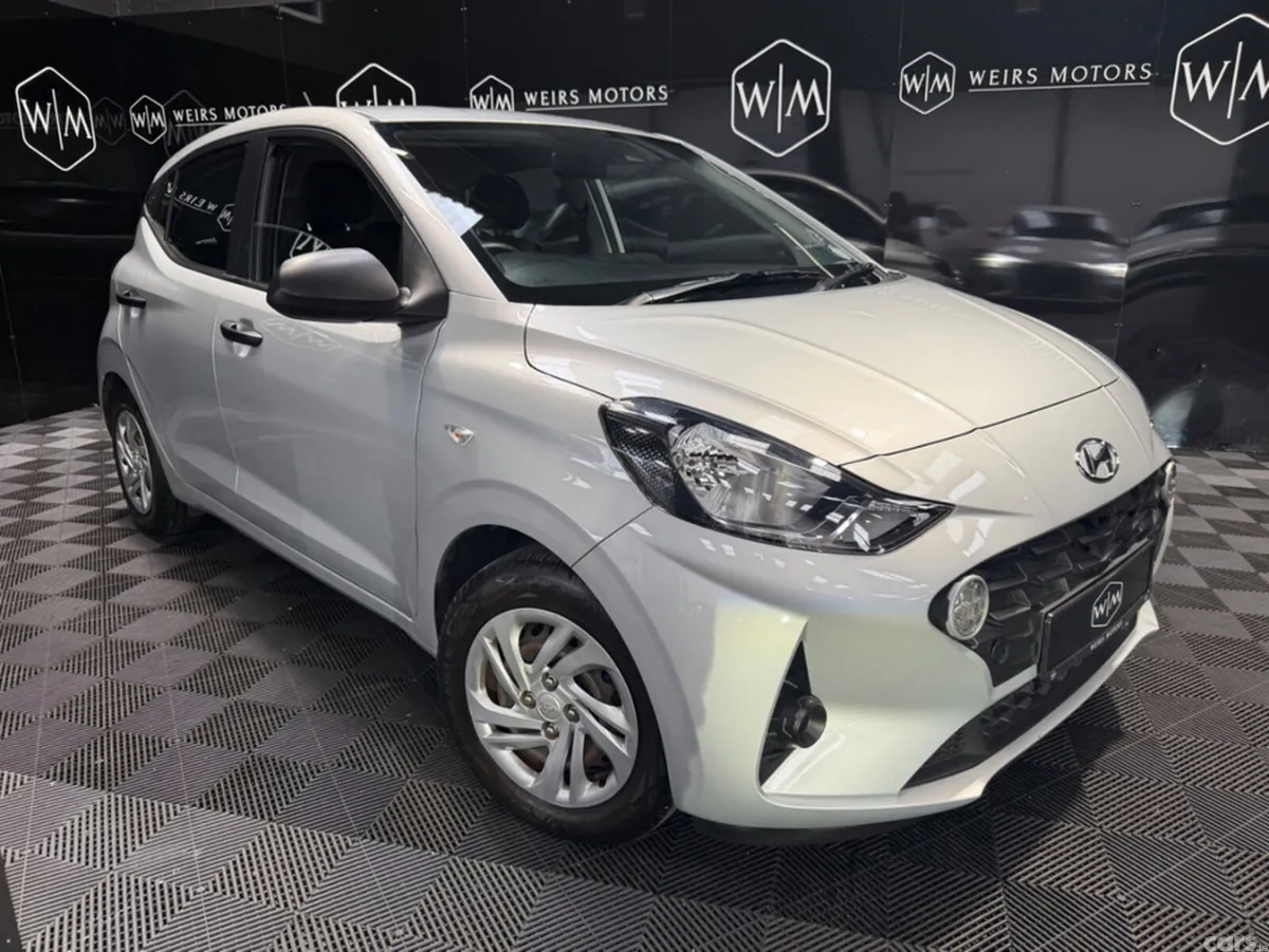 Hyundai i10 Hatchback, Petrol, 2023, Grey