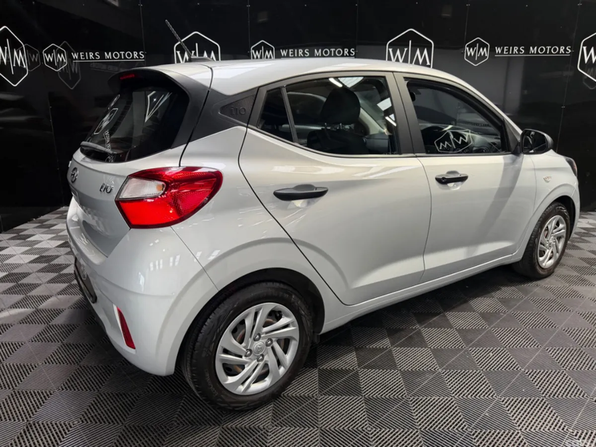 Hyundai i10 Hatchback, Petrol, 2023, Grey