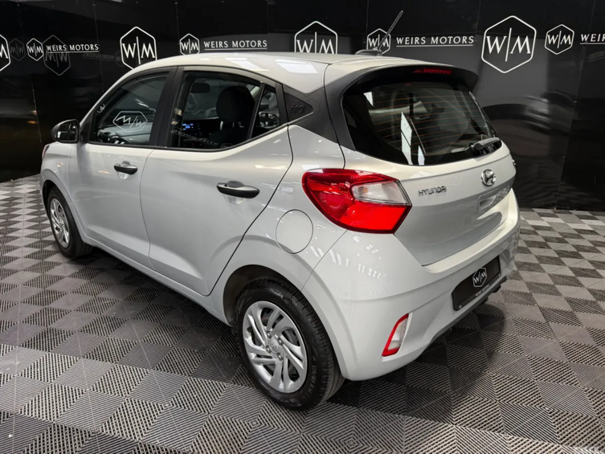Hyundai i10 Hatchback, Petrol, 2023, Grey