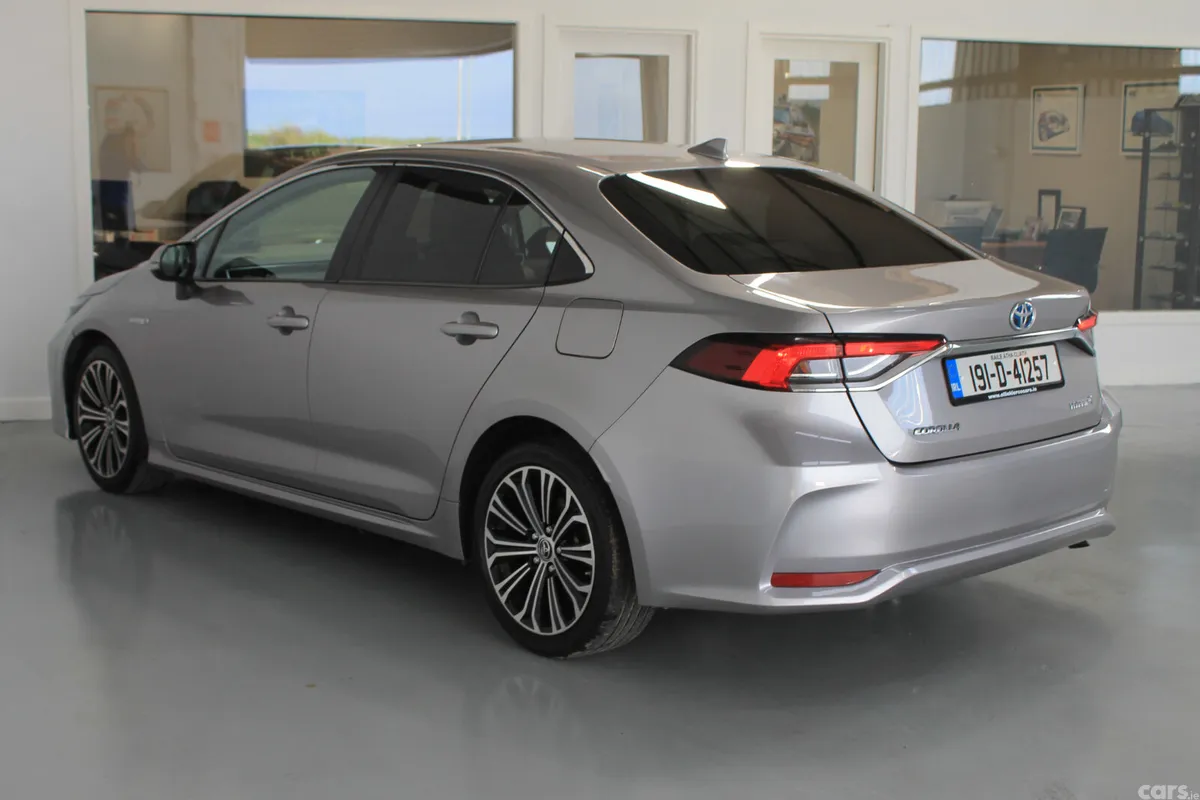 Toyota Corolla Saloon, Petrol Hybrid, 2019, Grey