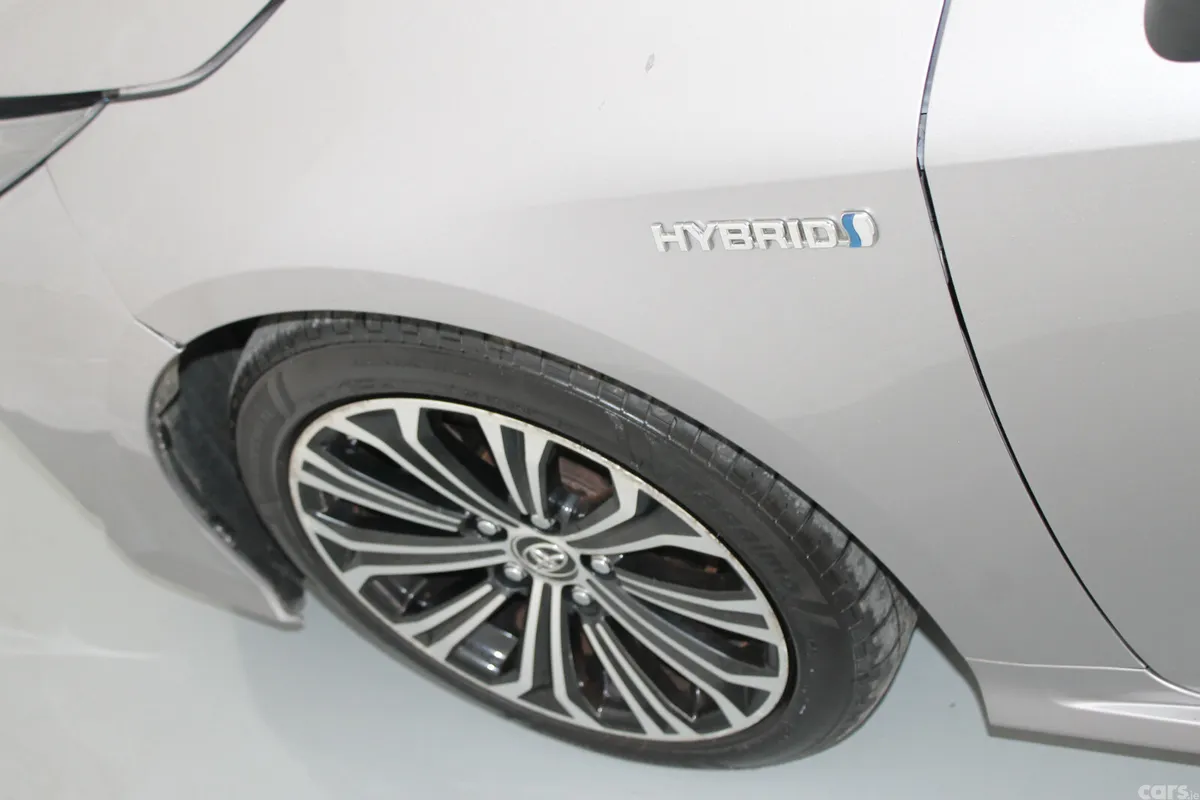 Toyota Corolla Saloon, Petrol Hybrid, 2019, Grey