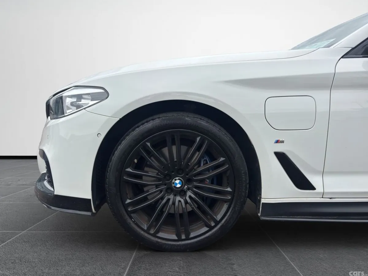 BMW 5-Series Saloon, Petrol Plug-in Hybrid, 2018, White