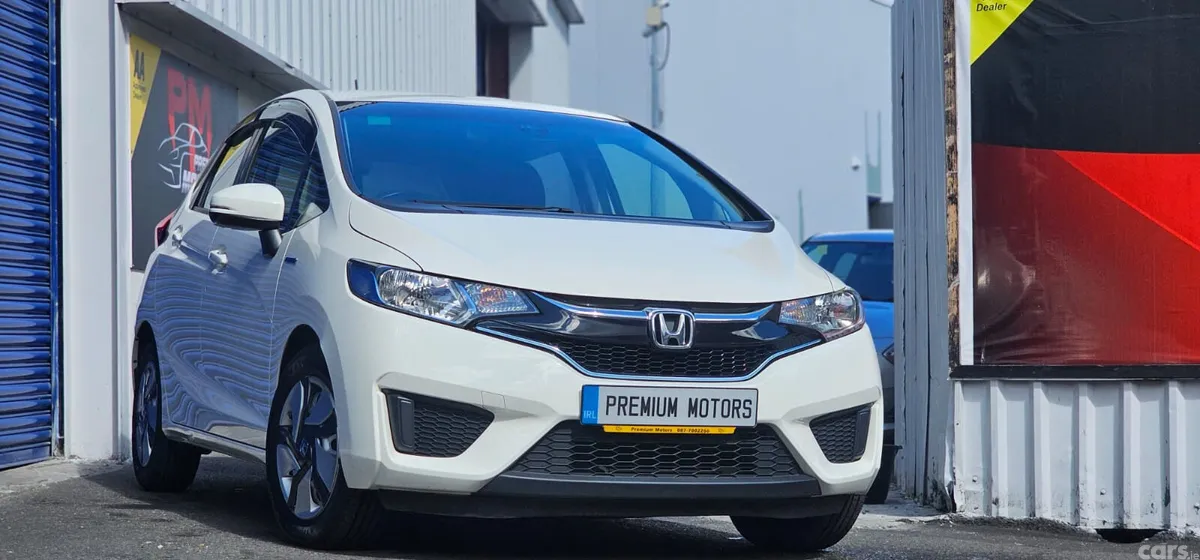 Honda Fit Hatchback, Petrol Hybrid, 2015, White