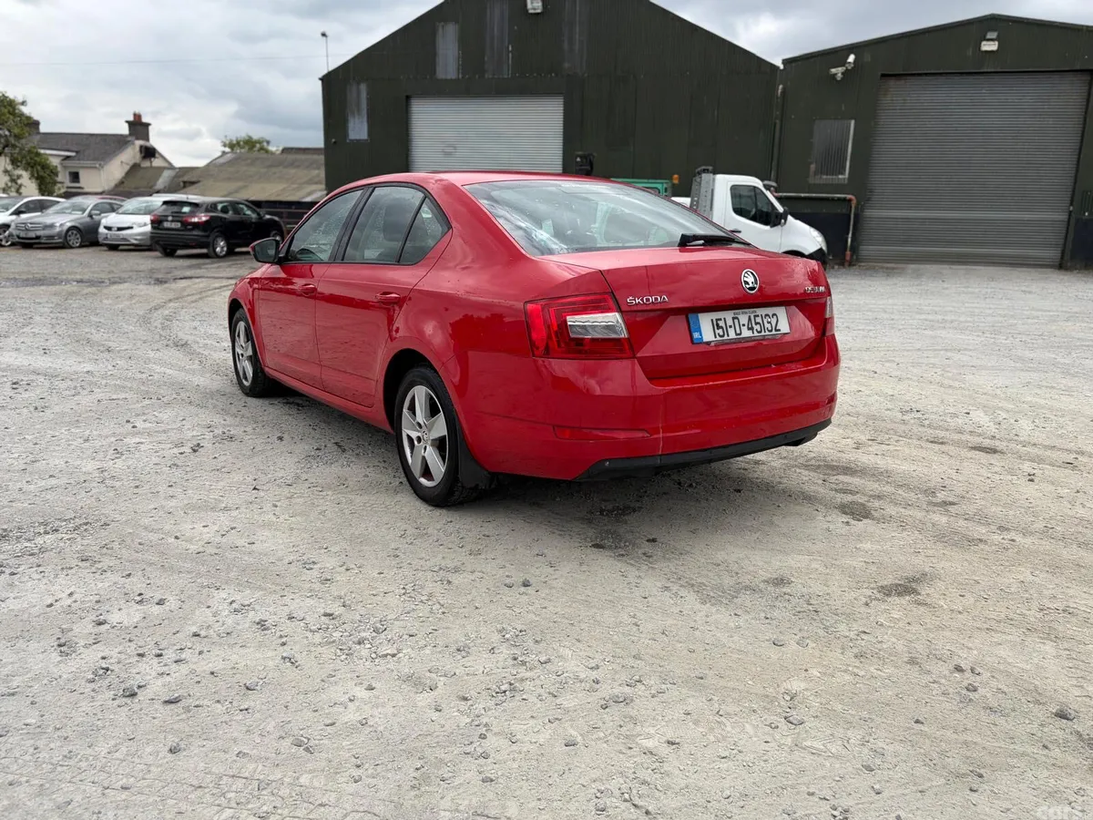 Skoda Octavia Hatchback, Diesel, 2015, Red