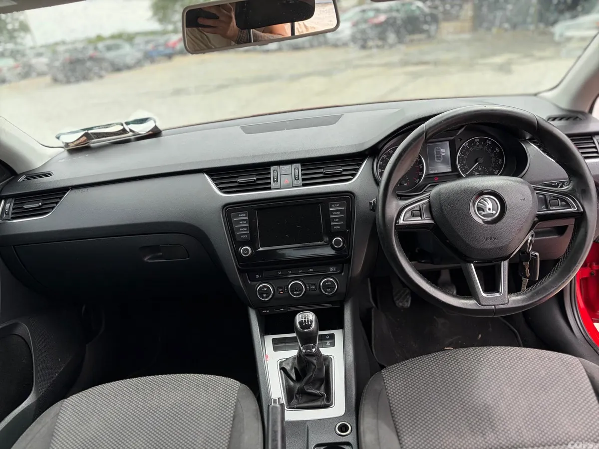 Skoda Octavia Hatchback, Diesel, 2015, Red