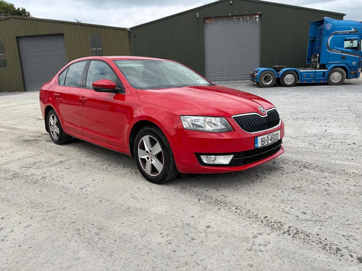 Skoda Octavia Hatchback, Diesel, 2015, Red