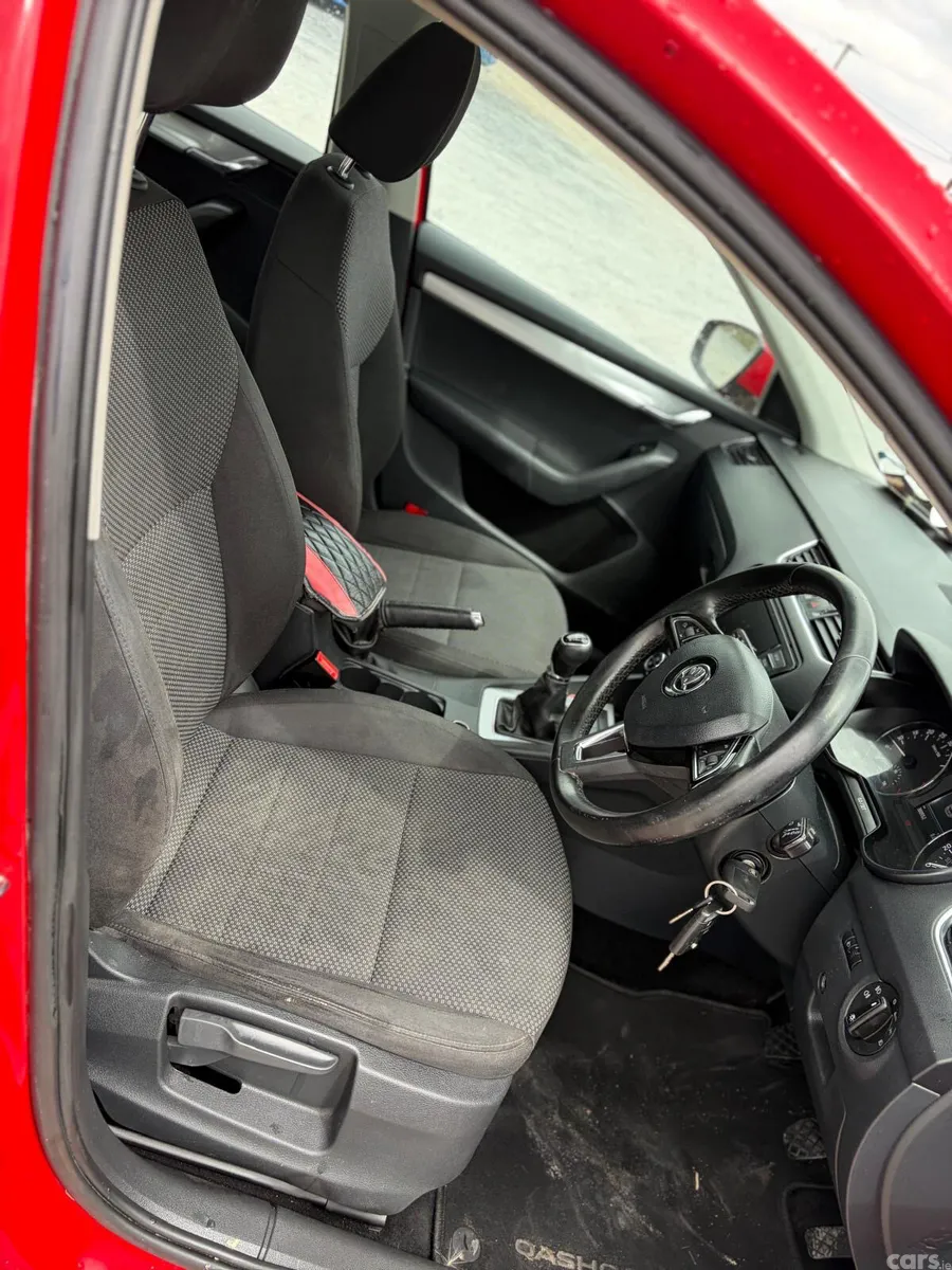 Skoda Octavia Hatchback, Diesel, 2015, Red