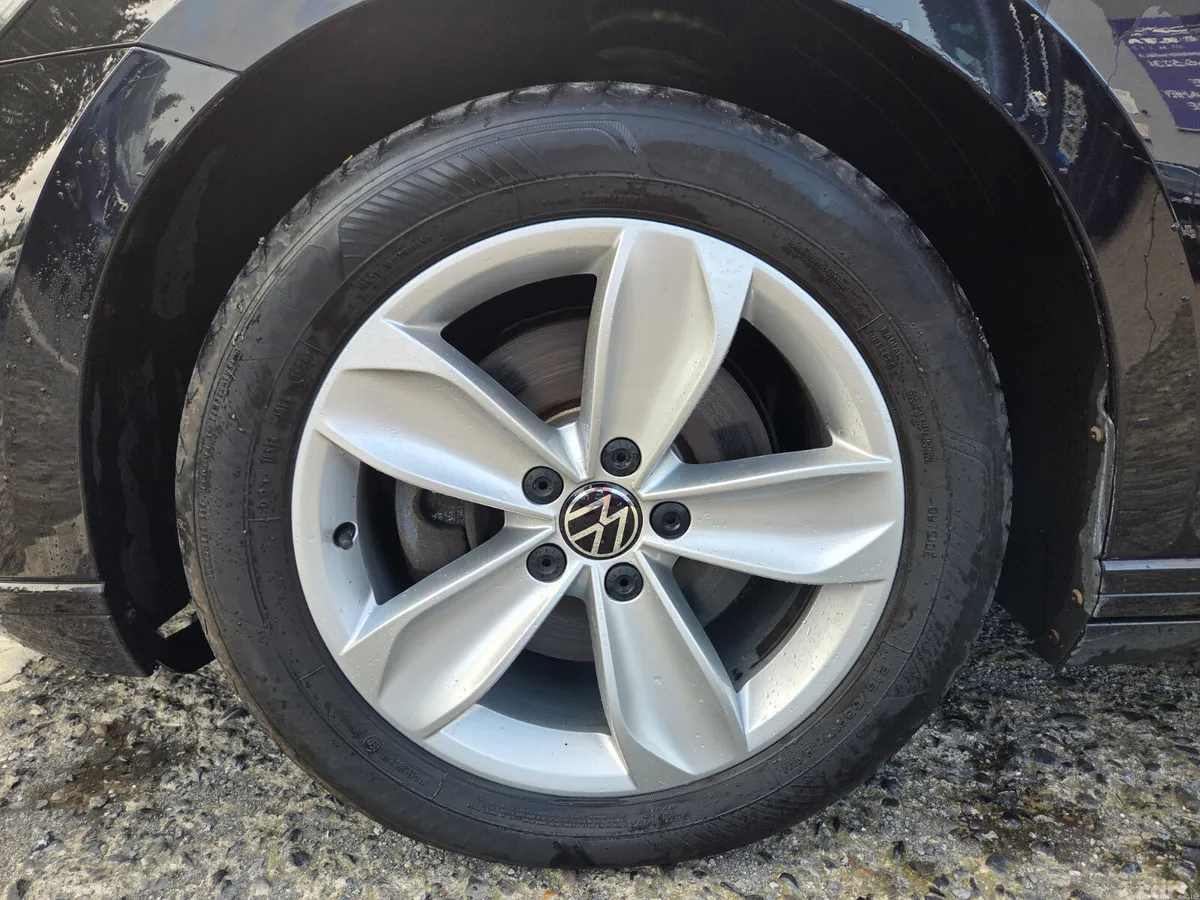 Volkswagen Passat Saloon, Diesel, 2021, Black