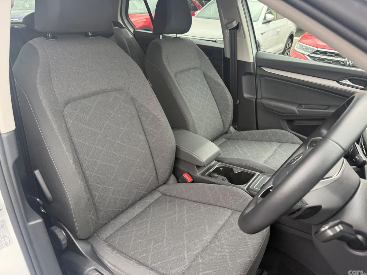 Volkswagen Golf Hatchback, Diesel, 2023, White