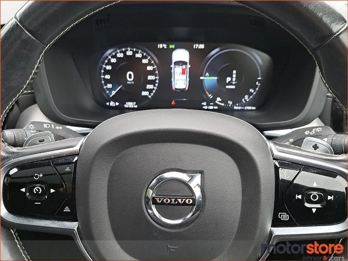 Volvo XC60 SUV, Petrol Plug-in Hybrid, 2020, Blue