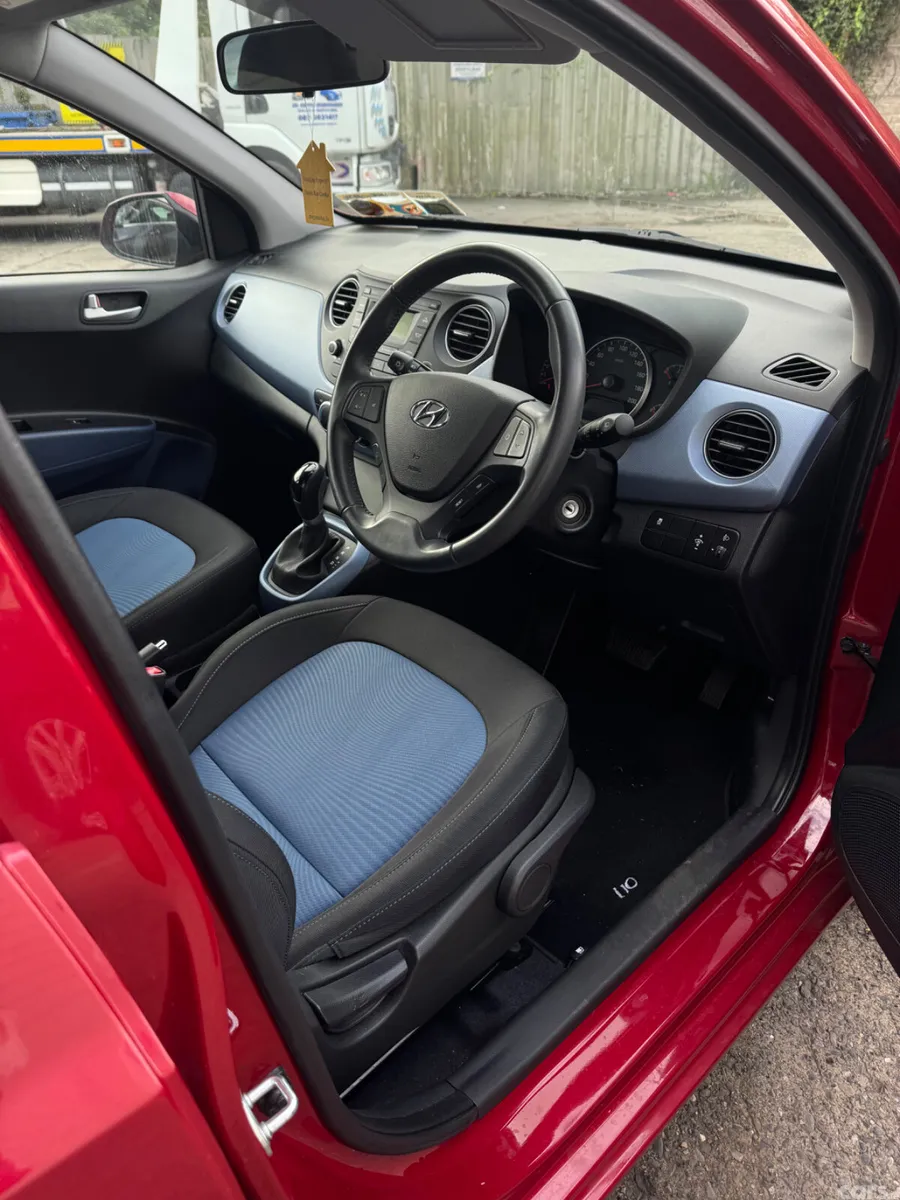 Hyundai i10 Hatchback, Petrol, 2017, Red