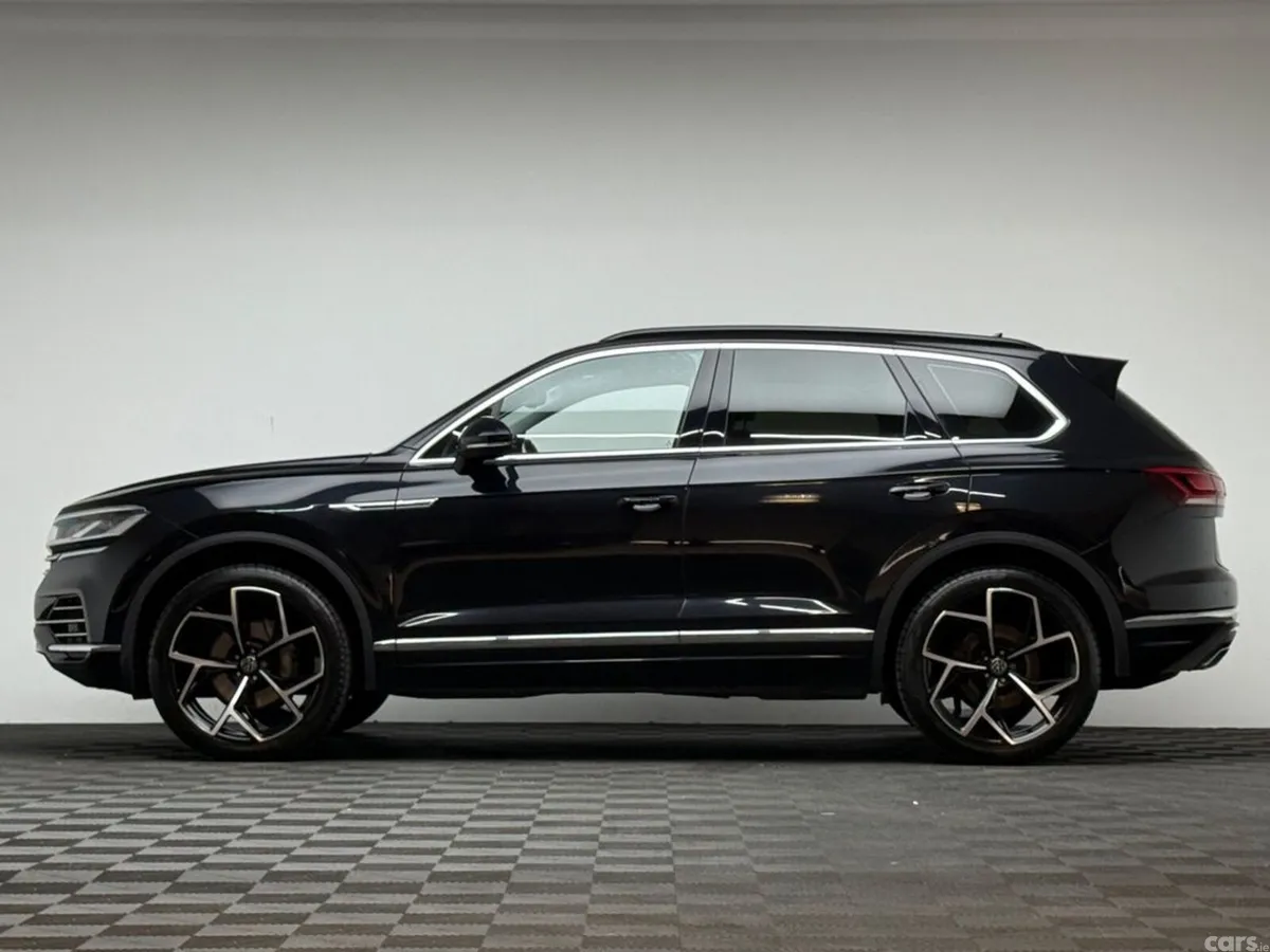 Volkswagen Touareg SUV, Diesel, 2019, Black