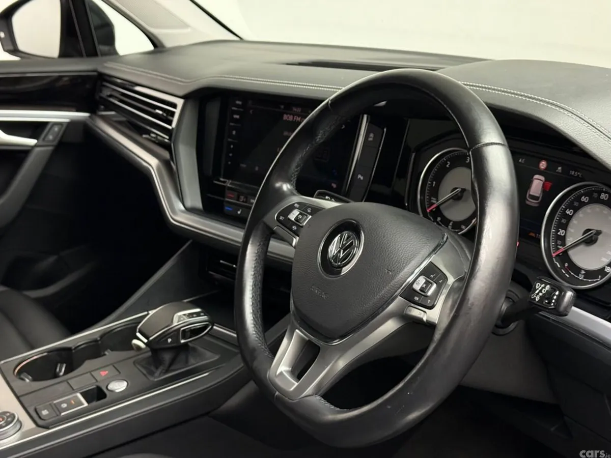 Volkswagen Touareg SUV, Diesel, 2019, Black