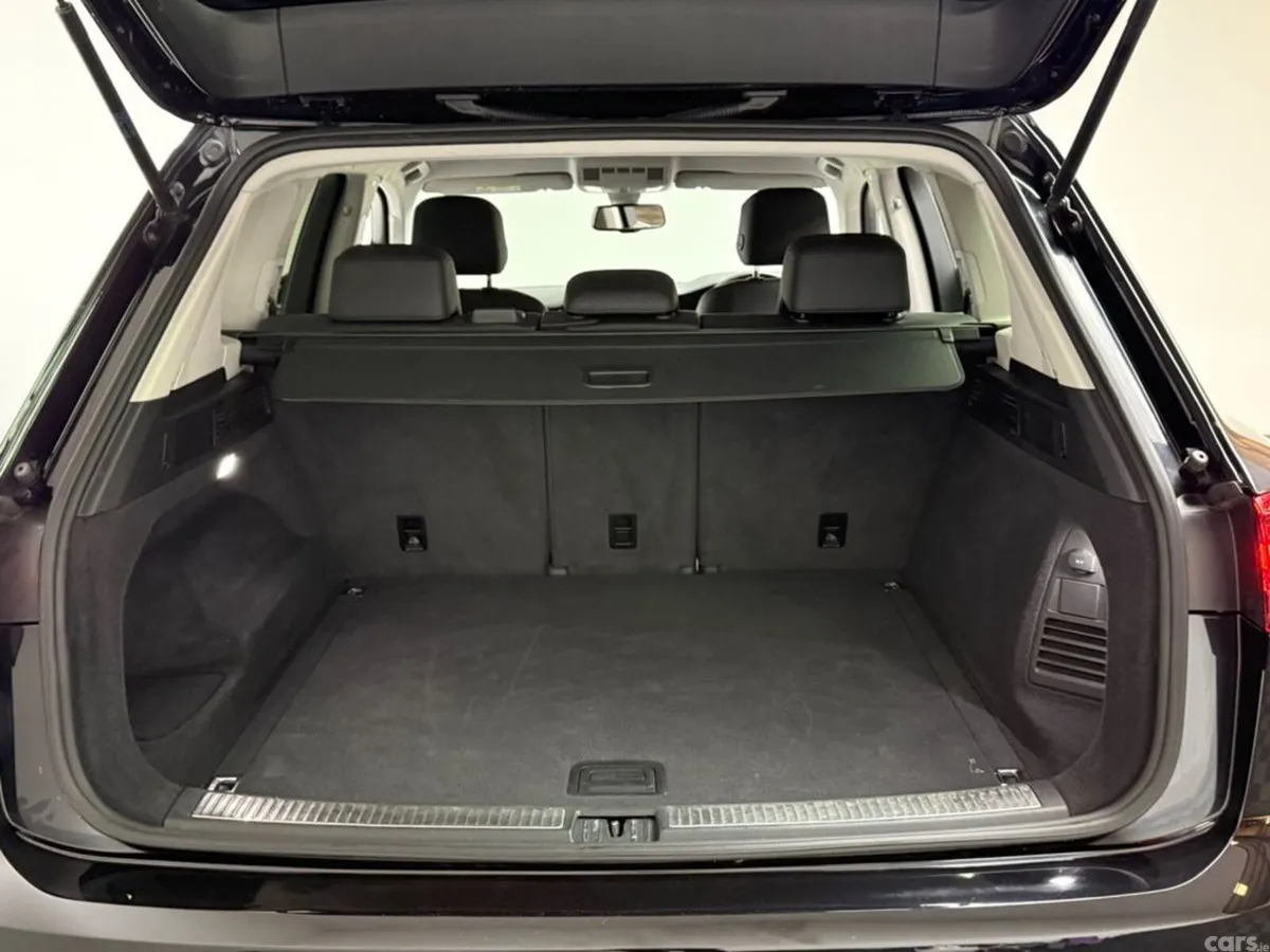 Volkswagen Touareg SUV, Diesel, 2019, Black