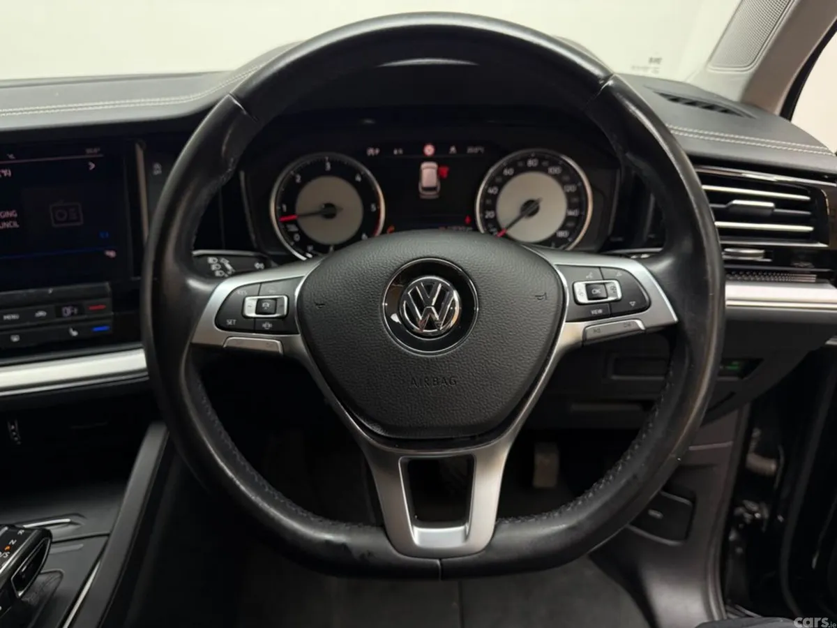 Volkswagen Touareg SUV, Diesel, 2019, Black