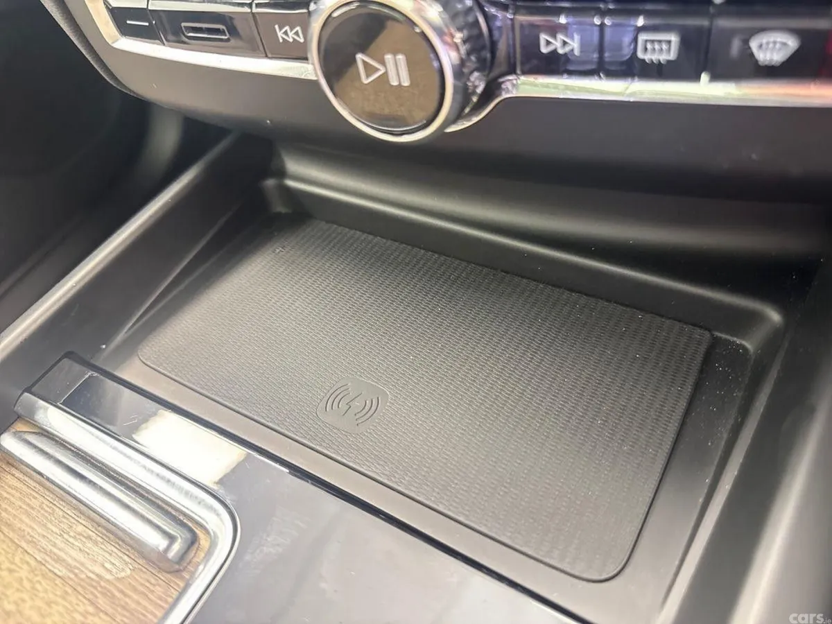 Volvo XC60 SUV, Petrol Plug-in Hybrid, 2025, White