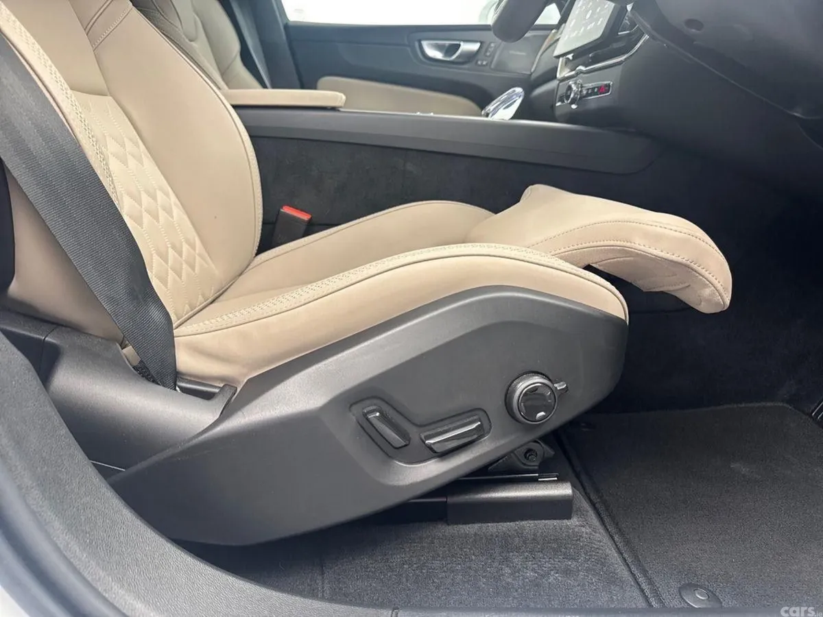 Volvo XC60 SUV, Petrol Plug-in Hybrid, 2025, White