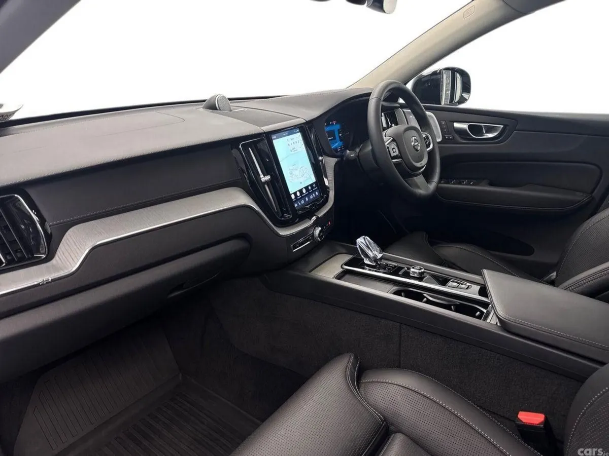 Volvo XC60 SUV, Petrol Plug-in Hybrid, 2024, Grey