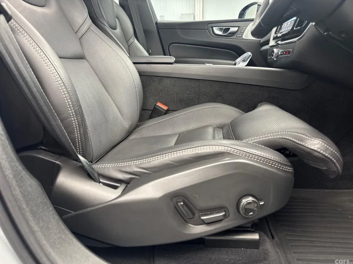 Volvo XC60 SUV, Petrol Plug-in Hybrid, 2024, Grey