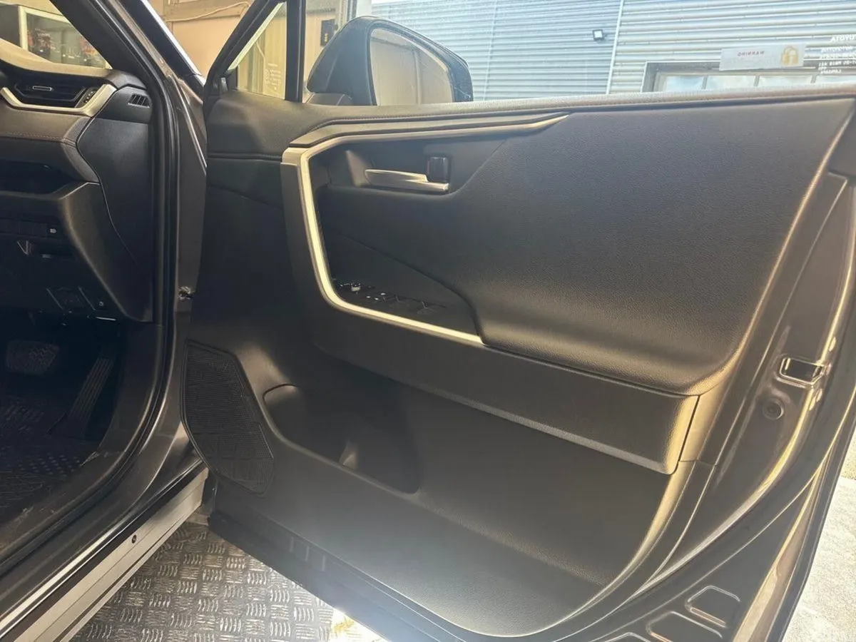 Toyota RAV4 SUV, Petrol Hybrid, 2022, Grey