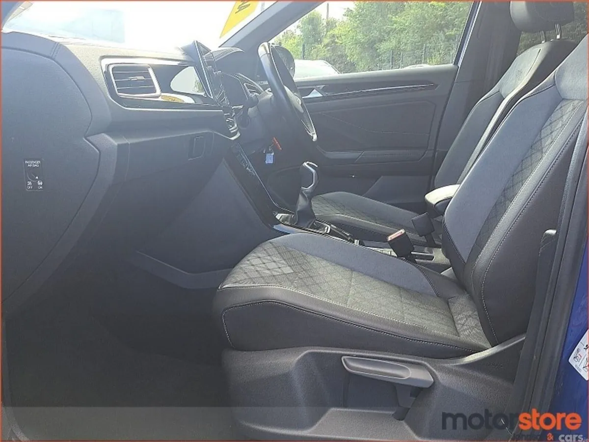 Volkswagen T-Roc SUV, Petrol, 2023, Blue