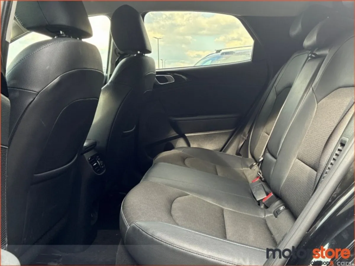 Kia XCeed Hatchback, Petrol Plug-in Hybrid, 2023, Black