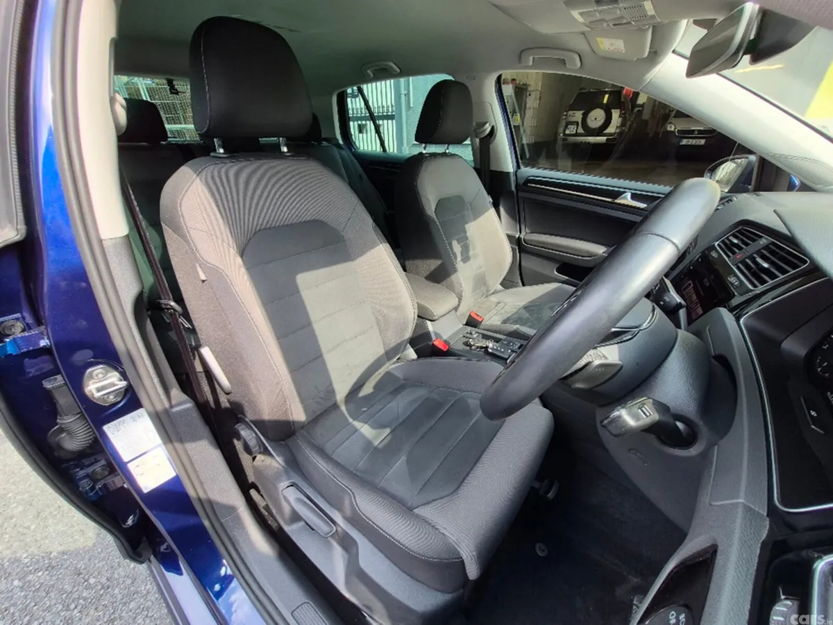 Volkswagen Golf Hatchback, Petrol, 2019, Blue
