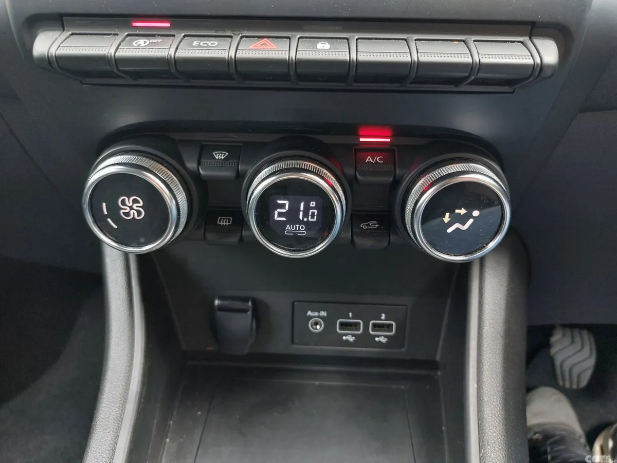 Renault Captur SUV, Petrol, 2023, Grey