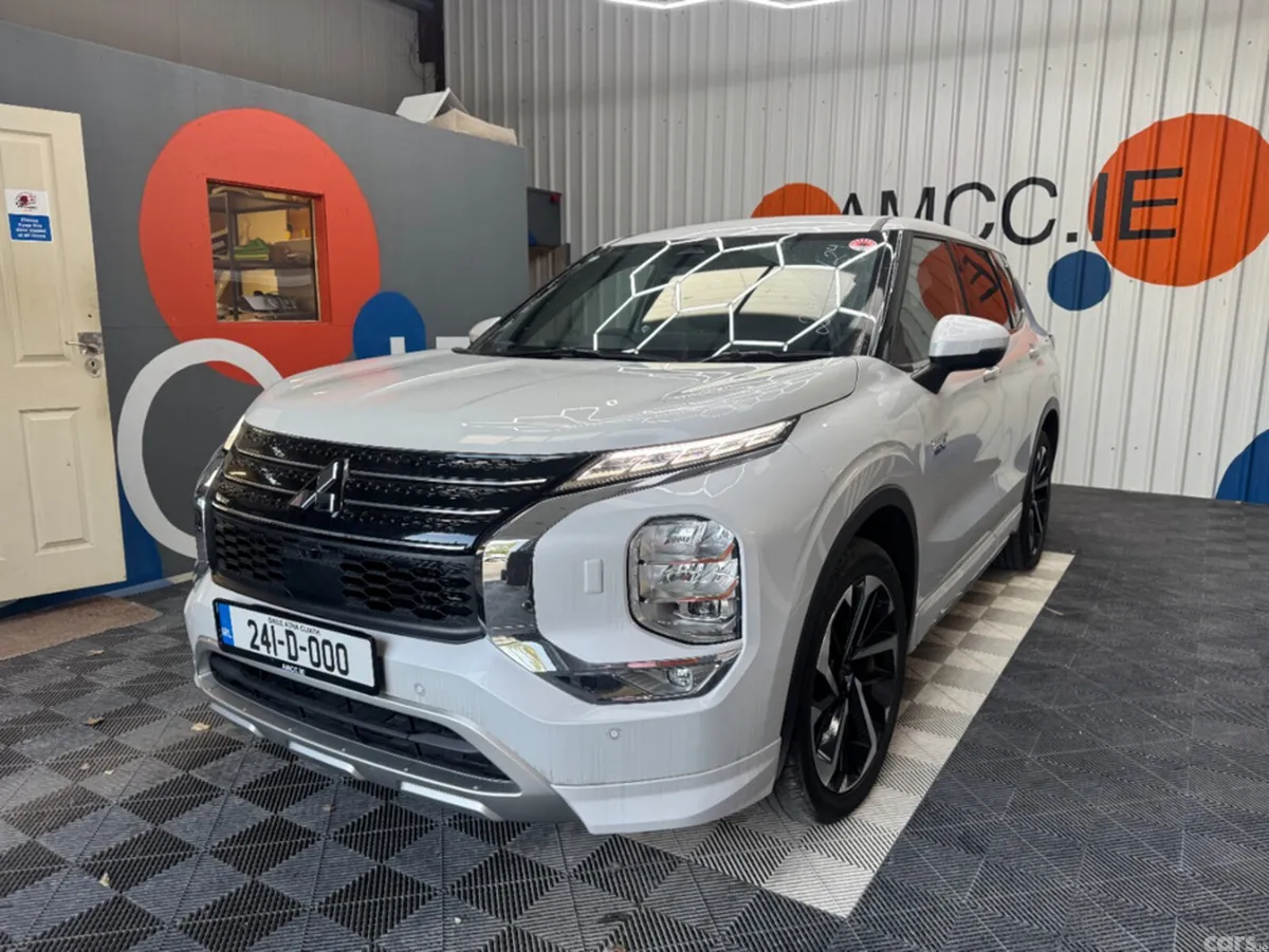 Mitsubishi Outlander SUV, Petrol Plug-in Hybrid, 2024, White