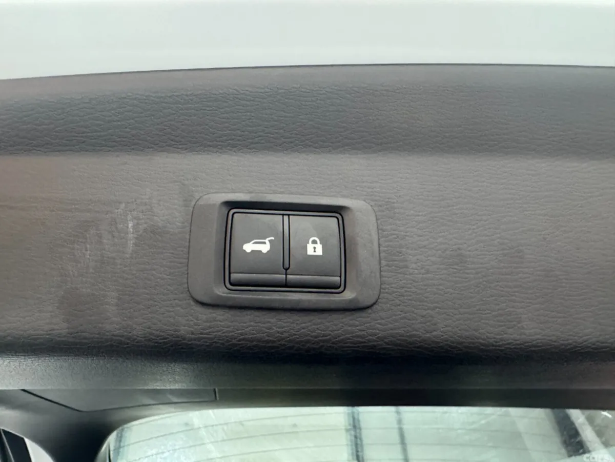 Mitsubishi Outlander SUV, Petrol Plug-in Hybrid, 2024, White