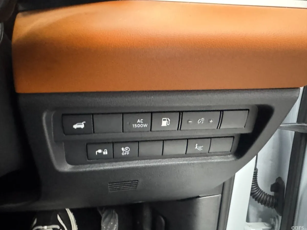 Mitsubishi Outlander SUV, Petrol Plug-in Hybrid, 2024, White