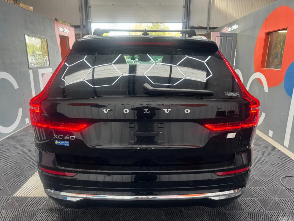 Volvo XC60 SUV, Petrol Hybrid, 2022, Black