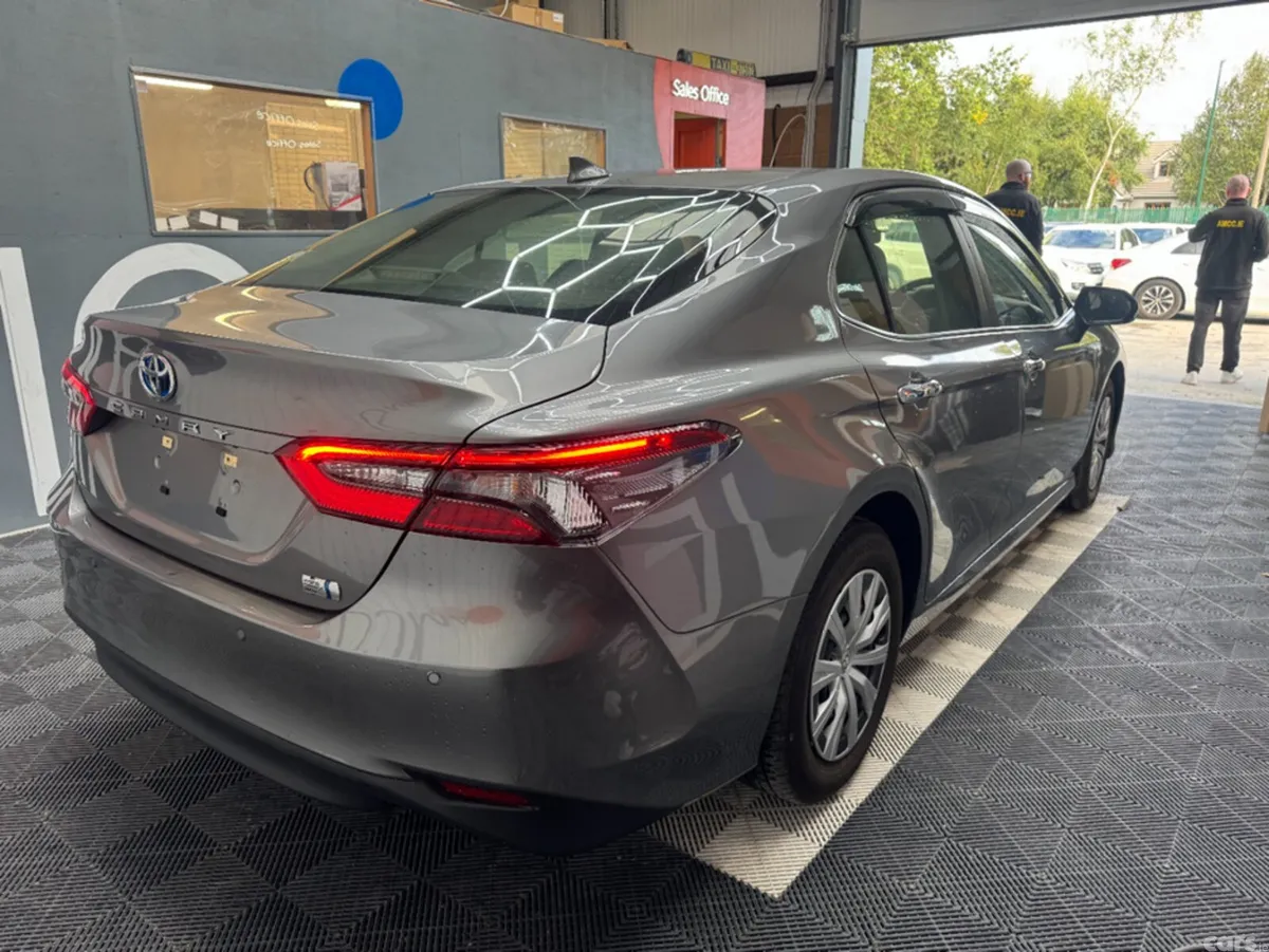 Toyota Camry Saloon, Petrol Hybrid, 2023, Grey