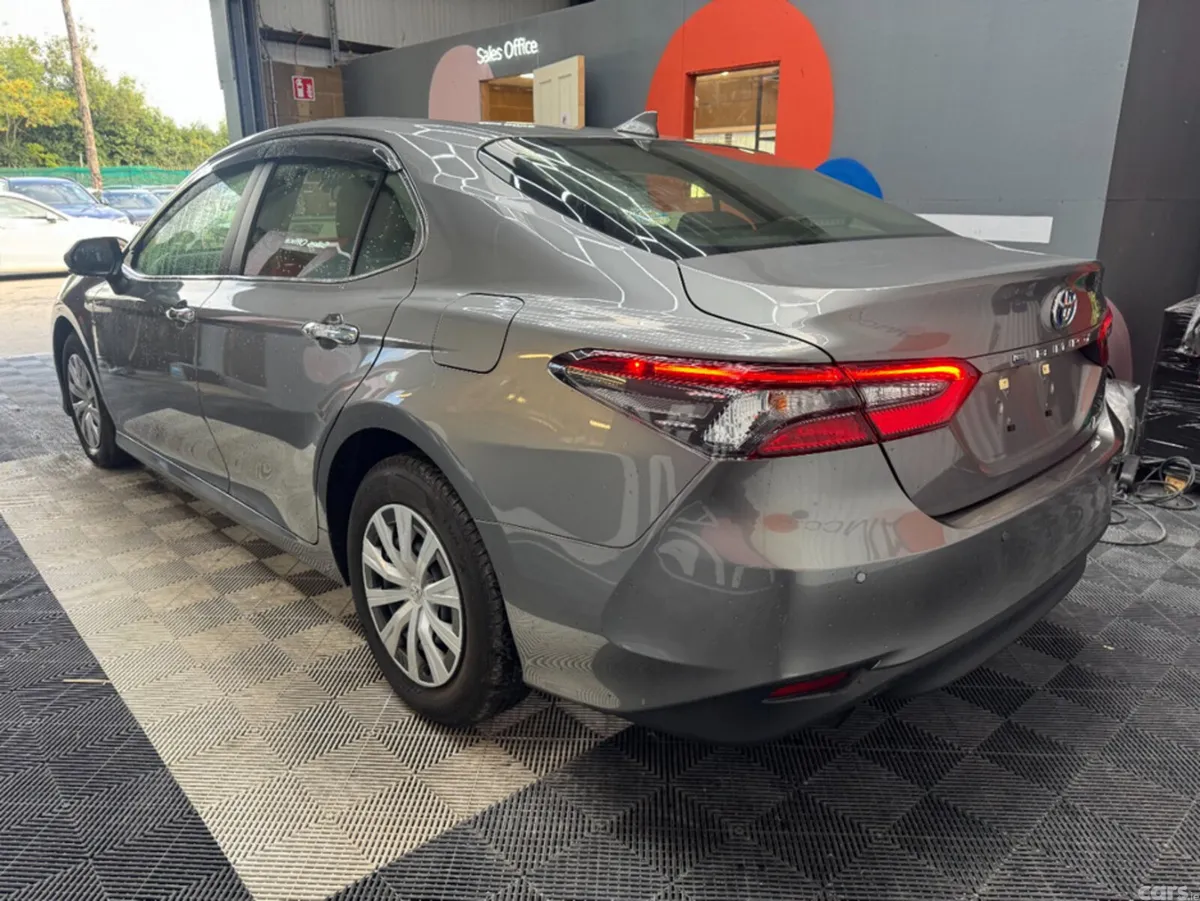 Toyota Camry Saloon, Petrol Hybrid, 2023, Grey