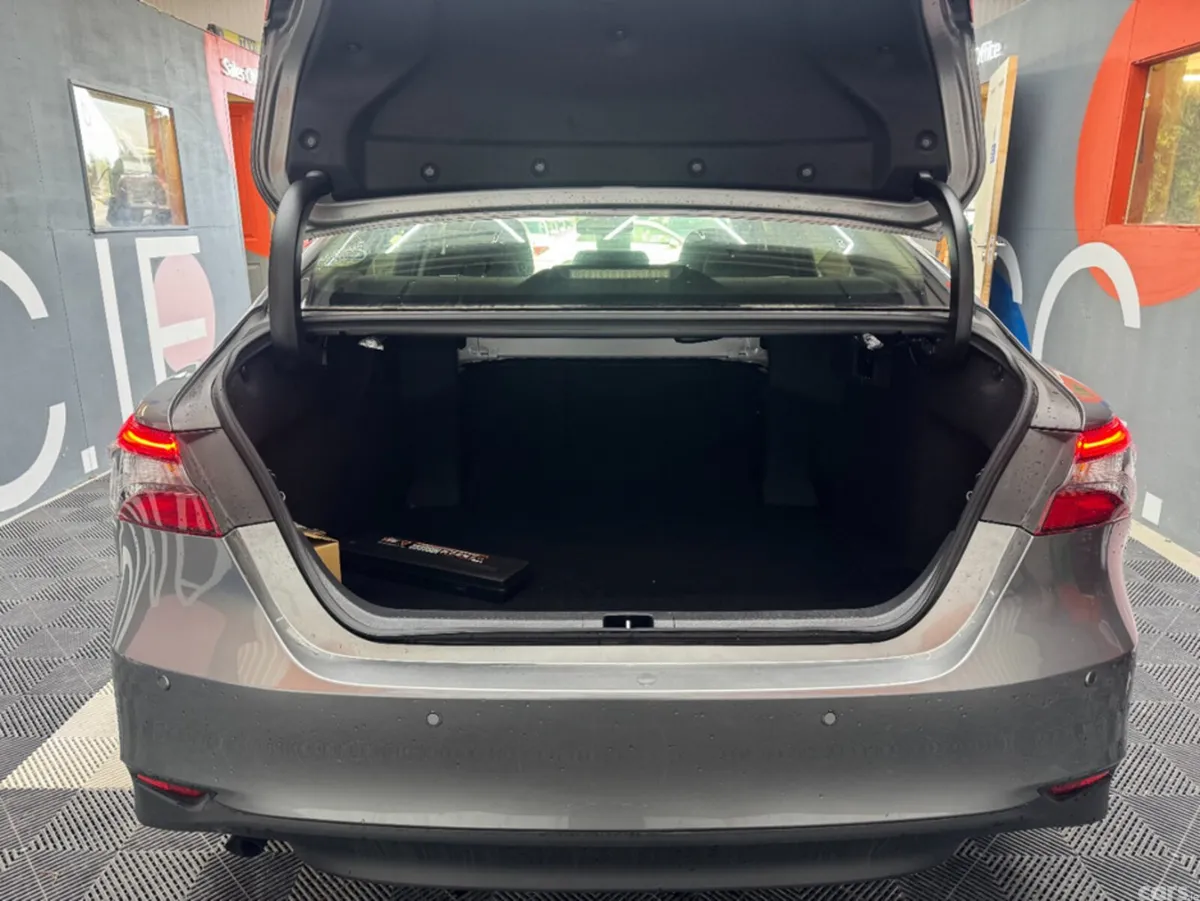 Toyota Camry Saloon, Petrol Hybrid, 2023, Grey