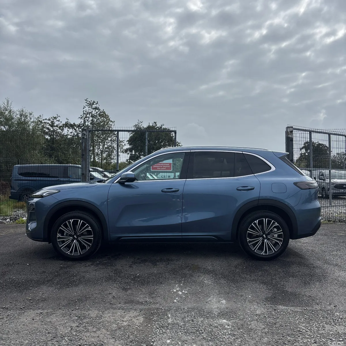 GEELY Starray EM-i SUV, Petrol Plug-in Hybrid, 2026, Blue