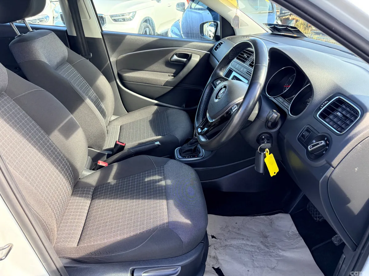 Volkswagen Polo Hatchback, Petrol, 2016, White